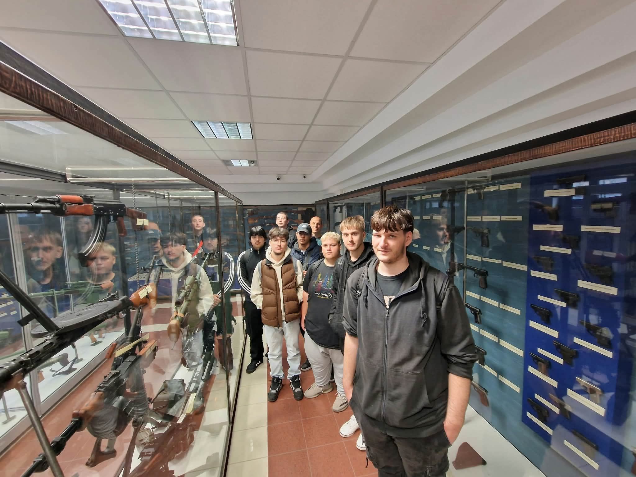 13905.jpg