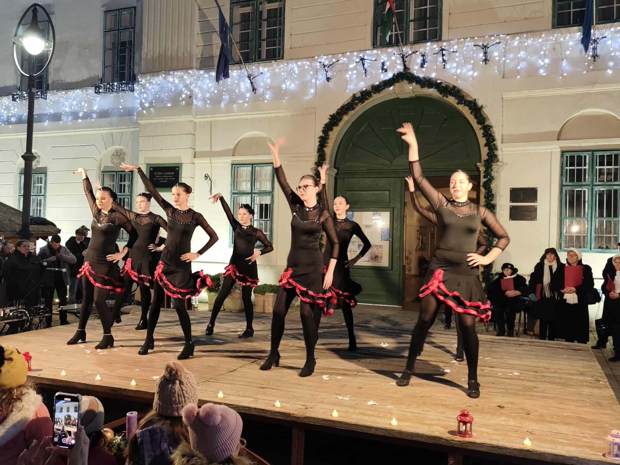 589506086_2092118917859156_2053197183981852365_n (1).jpg