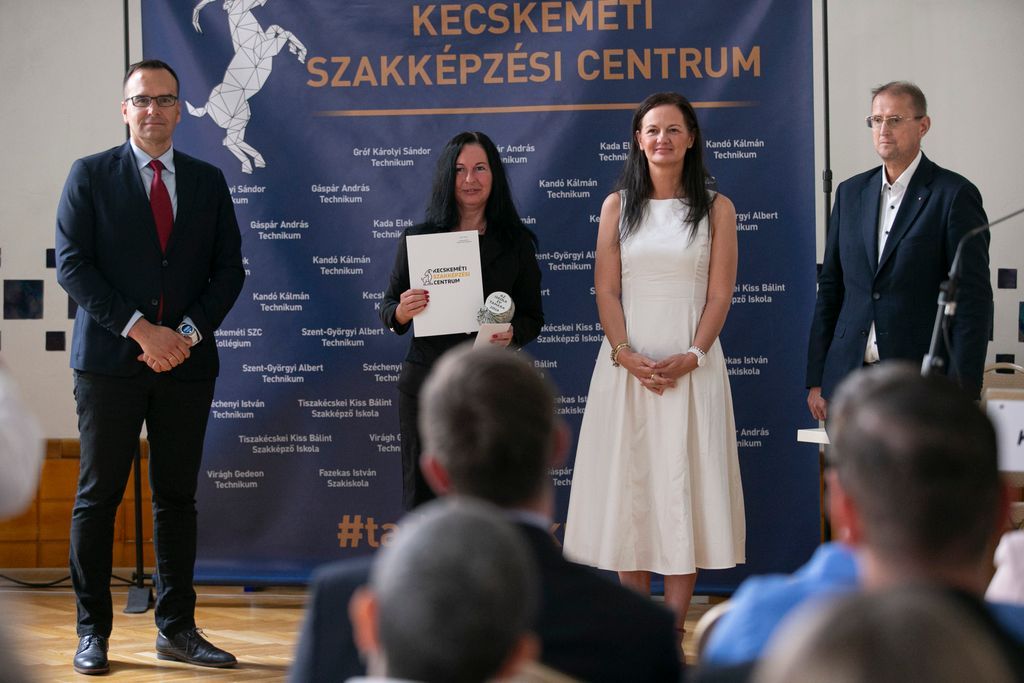 év tanára2.jpg