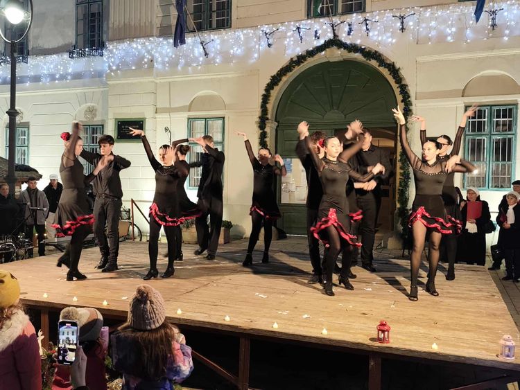 Városi adventi ünnepségen szerepeltünk Kunszentmiklóson