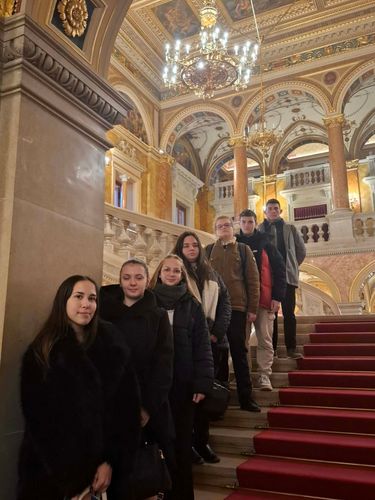 Operaházba látogattunk