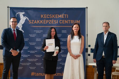 Kitüntetés a Cifrapalotában: Nagy Nóra az Év Tanára!