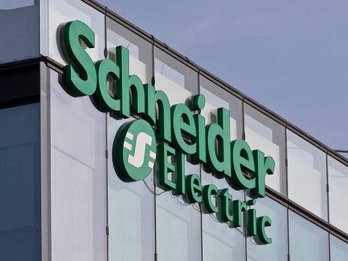 Főállásban dolgoznak a Schneidernél a volt tanulóink